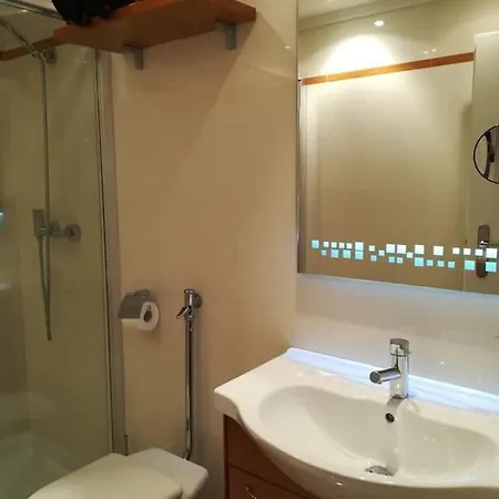 Apartment House ***** *